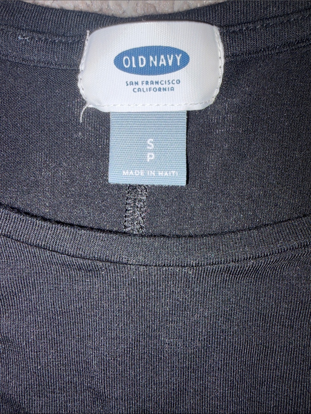 Old Navy Black Scoop Neck Tank Top - Picture 2 of 4
